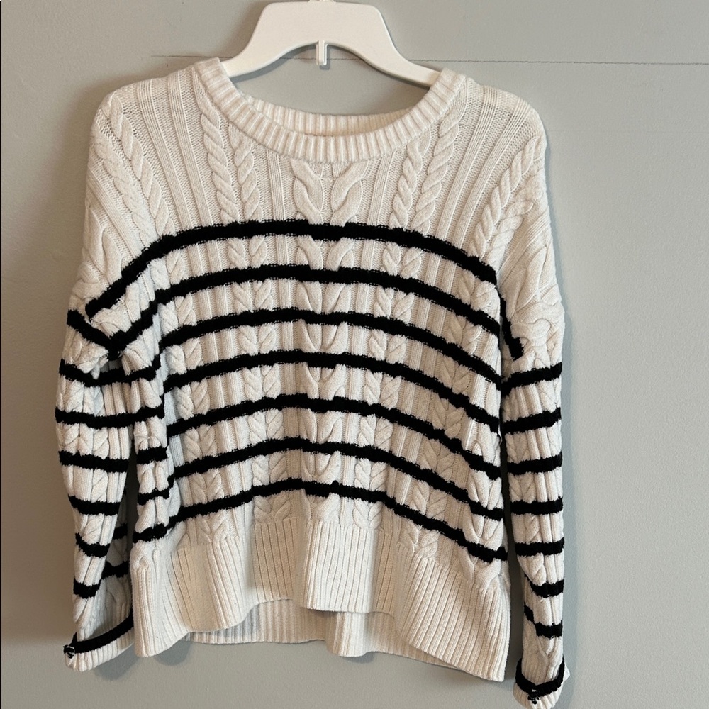 Philosophy Black and White Cable Knit Sweater. Med.